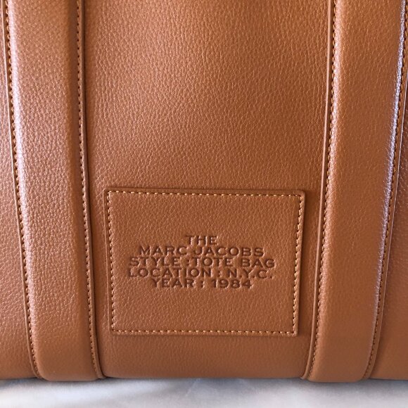 Marc Jacobs Size MEDUIM Leather Tote Bag - Picture 5 of 10